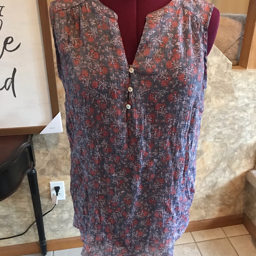 Faded Glory Women’s Sleeveless top